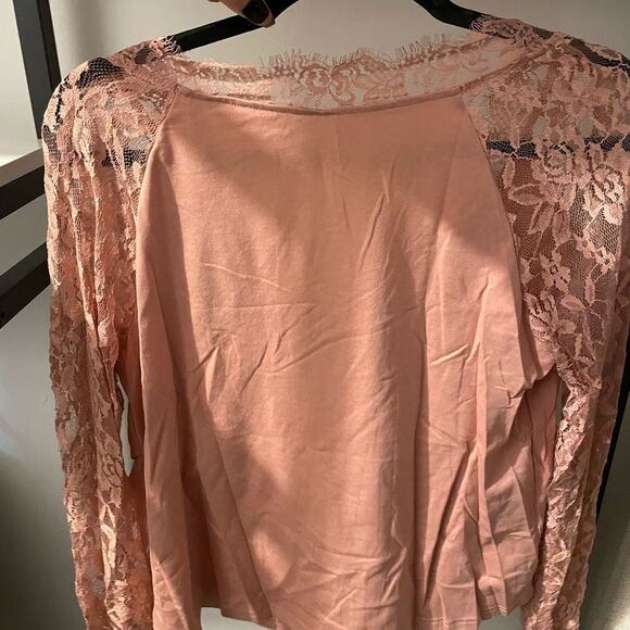 Kara and Kate Beautiful Lace Shirt - Picture 3 of 6